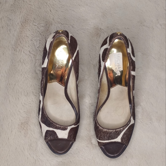 Micheal Kors Giraffe Classic Animal Print Cowhide Bohemian NWOT Chocolate Wedges - Picture 2 of 7
